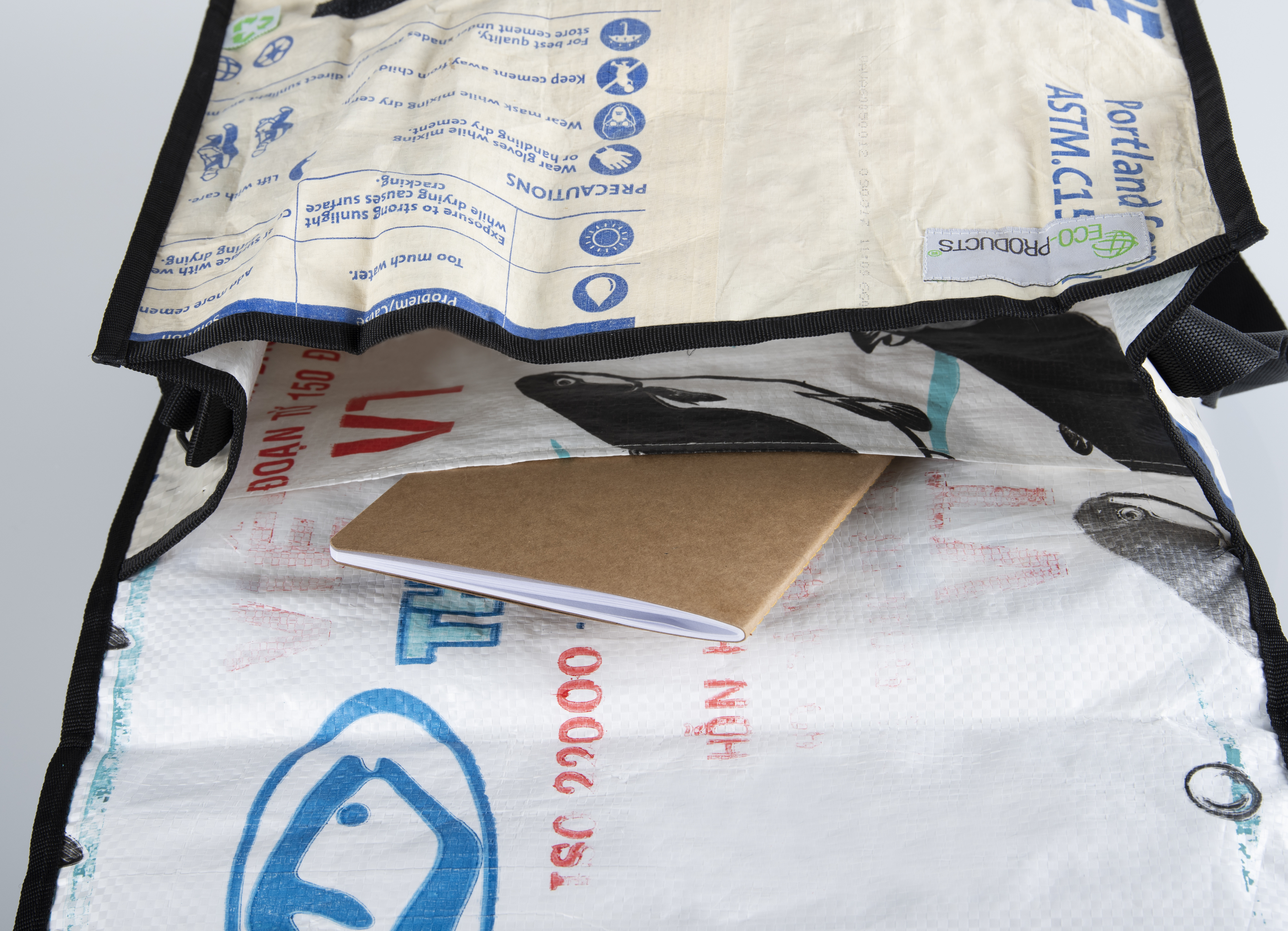 particolare_tasca-BLU